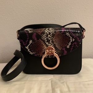 Box crossbody shoulder bag